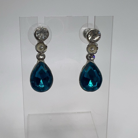 Jewelry - Bright Blue Stone Dangle Costume Jewelry Earrings